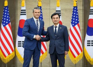 [속보] 美국방장관 "한국 핵잠수함 도입 적극 지원할것"