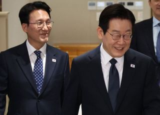 李대통령 "APEC 공로자들·관세 협상팀 표창 준비해달라"