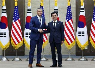 美국방 "한국 핵잠수함 도입 적극 지원"…안규백 "비핵화, 흔들림 없는 약속"