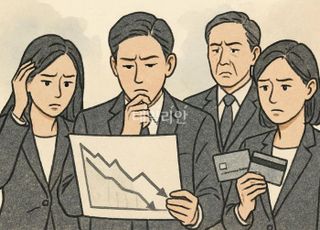 “버틸 재간 없다” 카드사 실적 추락…규제·비용에 짓눌려