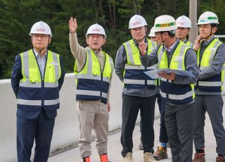 HDC현대산업개발, '포항-영덕 고속道 4·5공구' 경영진 현장 점검