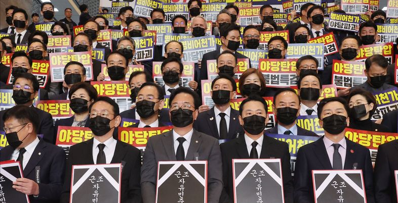 李대통령 재판중지법 '오락가락'에…국민의힘, 대응 방향은