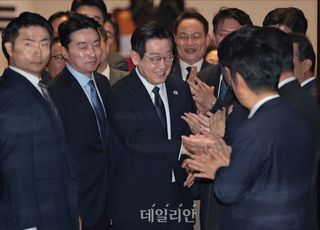 민주당, 'APEC 성과' 띄우기 집중…재판중지법 언급 자제