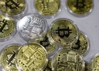 [속보] 암호화폐 급락세 지속…비트코인 10만달러 붕괴 '6% 이상 하락'