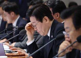 李대통령 '강행군' 속 몸살… 오늘 공개일정 비서실장이 대참키로