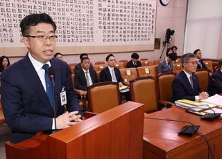 내란특검, 신용해 전 법무부 교정본부장 세 번째 소환 조사…"피의자 신분"