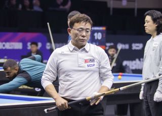 김봉수 ‘공이 어렵네!’ [광주 당구월드컵 포토]