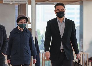 특검팀, '공흥지구 특혜 의혹' 관련 김건희 모친·오빠 추가 소환 통보