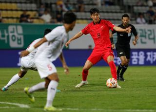 ‘3선 자원만 5명’ 황인범 없는 중원 경쟁에 합류한 권혁규