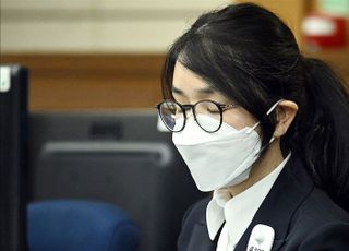 "샤넬백 사용 않고 반환" 주장에 반박한 김건희특검…"사용감 있어" (종합)