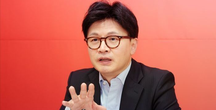 한동훈 "민주당이 계엄날 날 구했다고? 숲에 숨은 李대통령이나 구하지 그랬나"