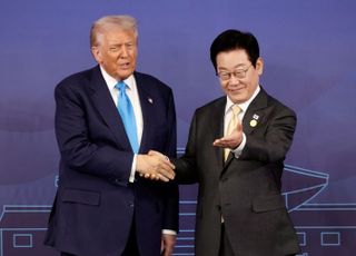 핵잠 변수? 한미 '관세' 팩트시트 발표 언제하나…안보 논의 끝나야 사인