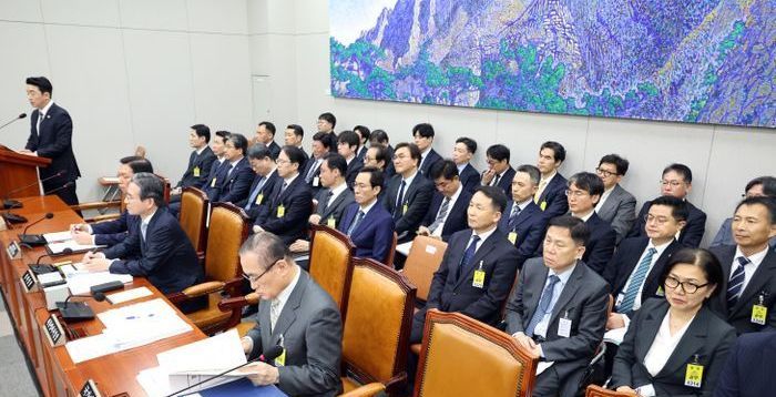 "주진우 이해충돌" "김현지 의혹 제기 입틀막"…대통령실 국감, 1시간 만에 중단