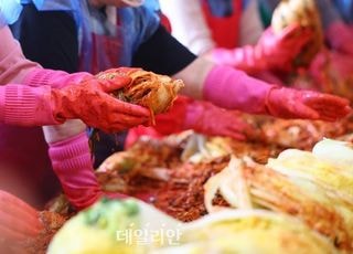 해수부, 천일염·새우 등 김장철 수산물 원산지 표시 특별 점검