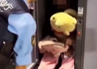 '코인 락커'에 짐 아닌 사람이?...경찰까지 출동