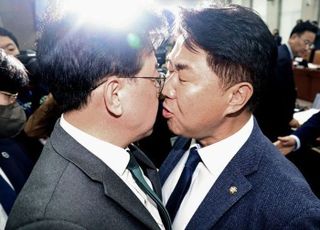 김현지는 없이 여야 '배치기 충돌'만 남은 운영위 국감