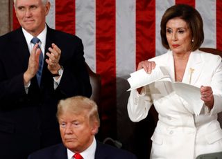 트럼프 '앙숙' 펠로시, 정계 은퇴…"사악한 여자의 은퇴, 기쁘다"