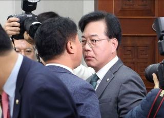 신동욱 "이기헌, 송언석 '배치기' 있을 수 없는 일…즉각 사과해야"