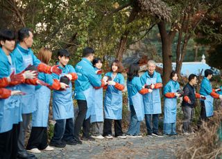 우리금융, 에너지 취약가구에 연탄 11만6000장 지원