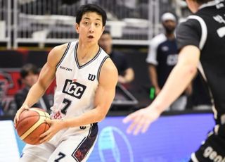 부산KCC 데뷔전! 10분 뛴 허훈, 짧지만 강렬한 인상…5득점 2어시스트