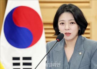 배현진 "박원순 썩은 신발탑, 천준호가 '오세훈 TF' 단장?…발상 자체가 구질구질"