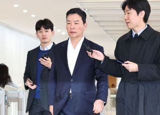 김건희특검, '선상파티' 관련 김성훈 전 경호처 차장 첫 소환