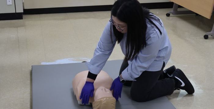 [체험기] "갈비뼈 부러질 정도로"…인하대병원 CPR 교육, 빡세게 받아봤습니다