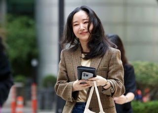 민희진 “어도어 주장 비상식적”…돌고래유괴단 소송 증인 출석