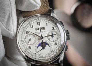 "256억원에 팔린 시계 한 점"