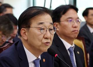 김윤덕 국토부 장관 "일부 풍선효과 우려…규제지역 확대 검토"