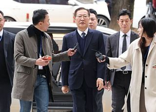 '계엄 가담 혐의' 박성재 전 장관, 두 번째 구속 전 피의자 심문 출석