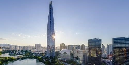 “작년엔 자산 매각, 올해는 희망퇴직” 롯데, 체질 개선은 현재 진행 중