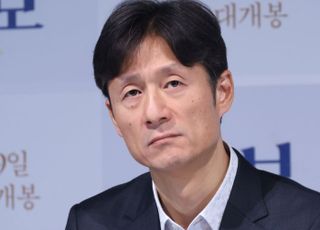 질문 듣는 이상일 감독