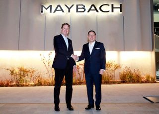 벤츠 회장, 조현상 HS효성 부회장과 '마이바흐 브랜드센터 서울' 방문