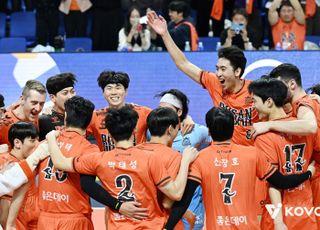 ‘현대캐피탈 킬러’ OK저축은행…연고지 이전 후 부산서 첫 승