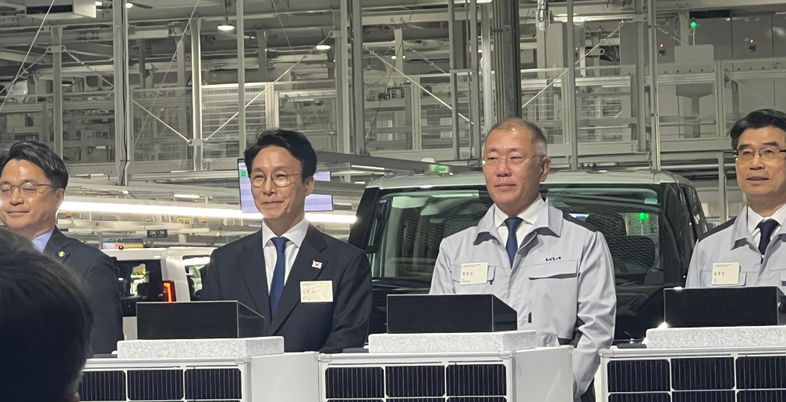 현대차 숨통 트인 날 '정의선-김민석' 만났다…"자동차 강력 지원"