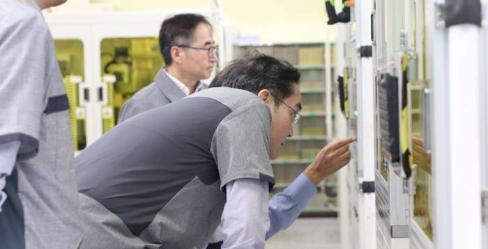 묵혀둔 M&amp;A 엔진 다시 켠 삼성, 반도체 너머 새 대들보 세운다 [리셋 삼성④]