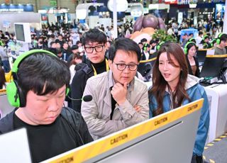 지스타 찾은 넷마블 방준혁 "유저와의 소통이 혁신 출발점" [지스타 2025]