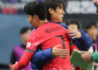 만족감 드러낸 홍명보 감독 “손흥민 제 역할 충분히 했다”