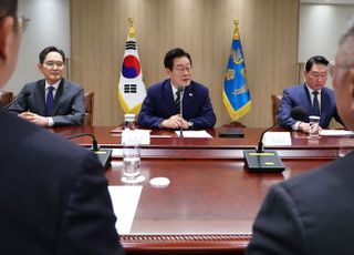 이 대통령 "친기업·반기업 무의미…기업활동 장애 최소화 총력"