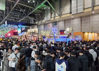 사흘간 3만8000명 끌어모은 ‘팰월드’…후끈한 크래프톤 열기 [지스타 2025-포토]