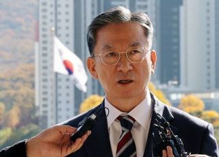 정성호, '대장동 항소포기' 반발 검사장 징계설에 "고민 중"