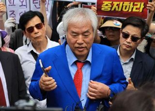 경찰, '서부지법 난동 배후 의혹' 전광훈 목사 18일 소환 통보