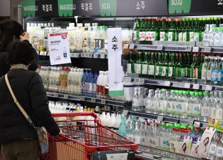 소주·라면도 못 버틴 '역대급 불황'…불황 소비 법칙이 사라졌다