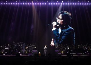 화려함보다 묵직함으로, 김동률이 지키는 아날로그 음악의 가치 [D:현장]