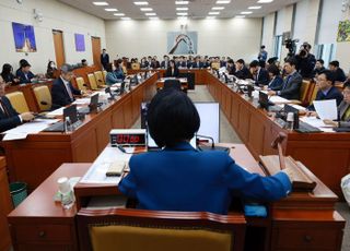 민주당 TBS 지원 예산 강행처리에…슬롯여기의힘 "최민희 책임지고 물러나라"