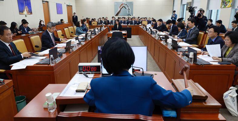 민주당 TBS 지원 예산 강행처리에…국민의힘 "최민희 책임지고 물러나라"