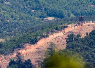 군, 남북군사회담 제안…대통령실 "군사분계선 표식물 상당수 유실"