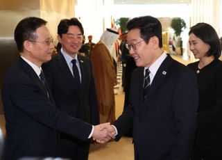 계엄 가담 색출·대장동에 '기강 논란'…李대통령 출국날도 혼란 지속