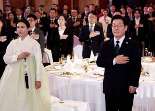 李대통령, UAE 동포 만나 "한국이 든든한 뒷배경 되겠다"